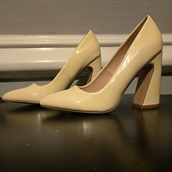 Even&Odd Yellow Block Heels - Picture 3 of 6